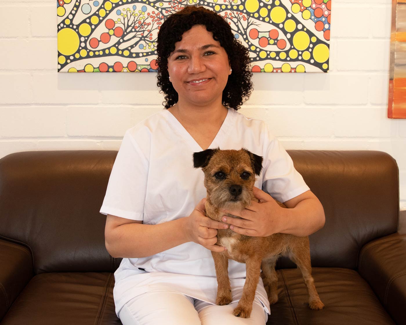 Sara Elganady mit Hund